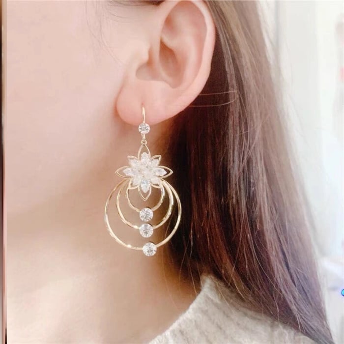 【🎁Vánoční nabídka🎄】Geometrické vícevrstvé kruhové květinové náušnice💎