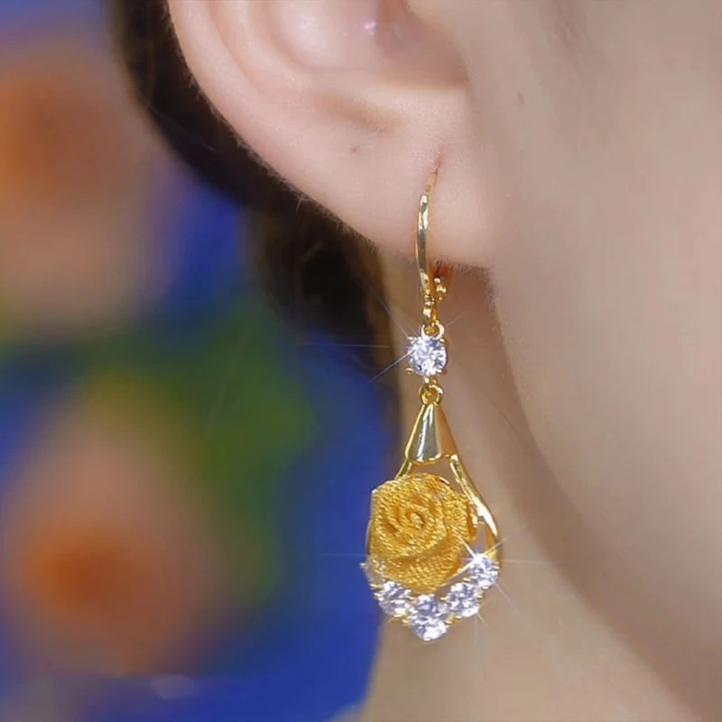 【🎁Vánoční nabídka🎄】Elegantní náušnice s růžemi ze síťoviny