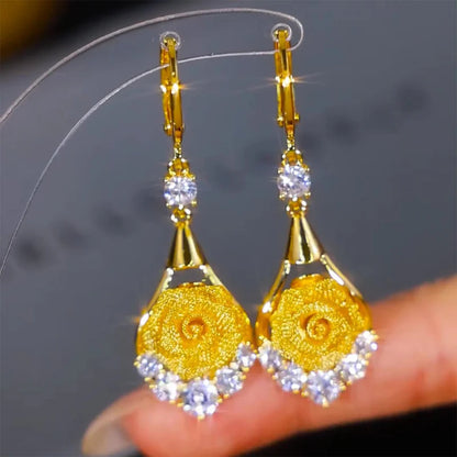 【🎁Vánoční nabídka🎄】Elegantní náušnice s růžemi ze síťoviny